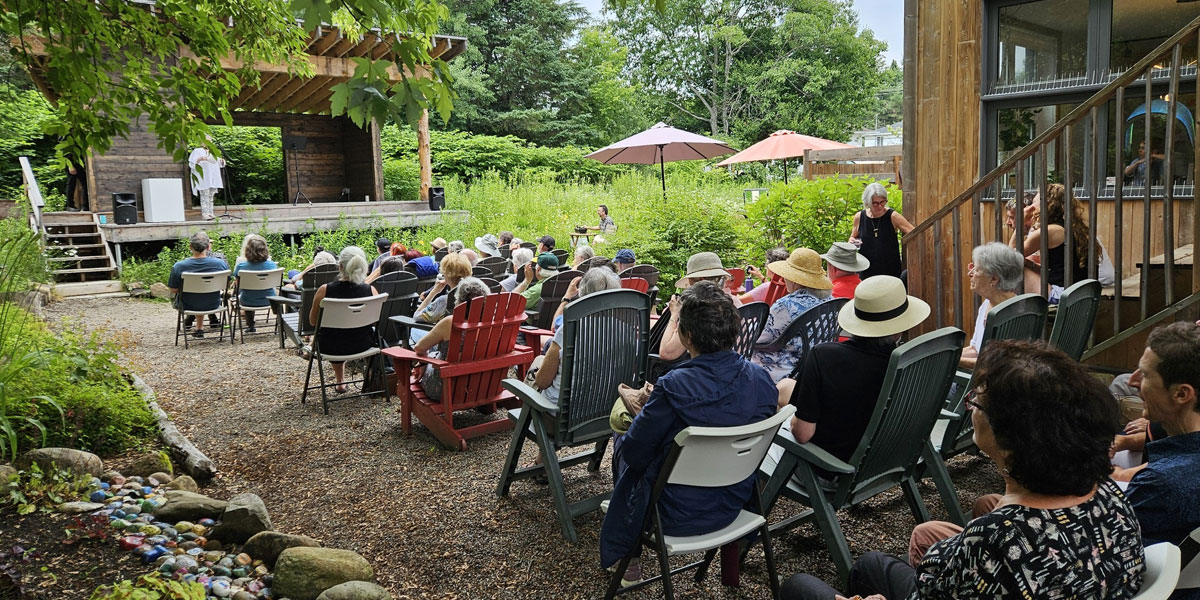 La petite Place des Arts – Les Midis-Musique